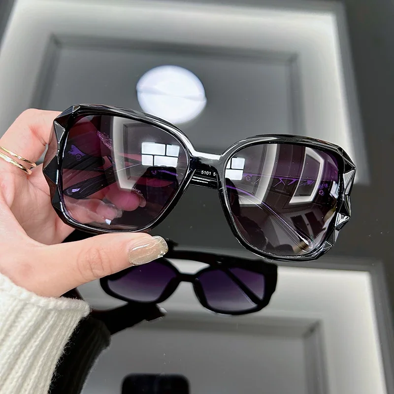 Vintage Oversized Sunglasses W - огляд і ціна Decorative Mirror