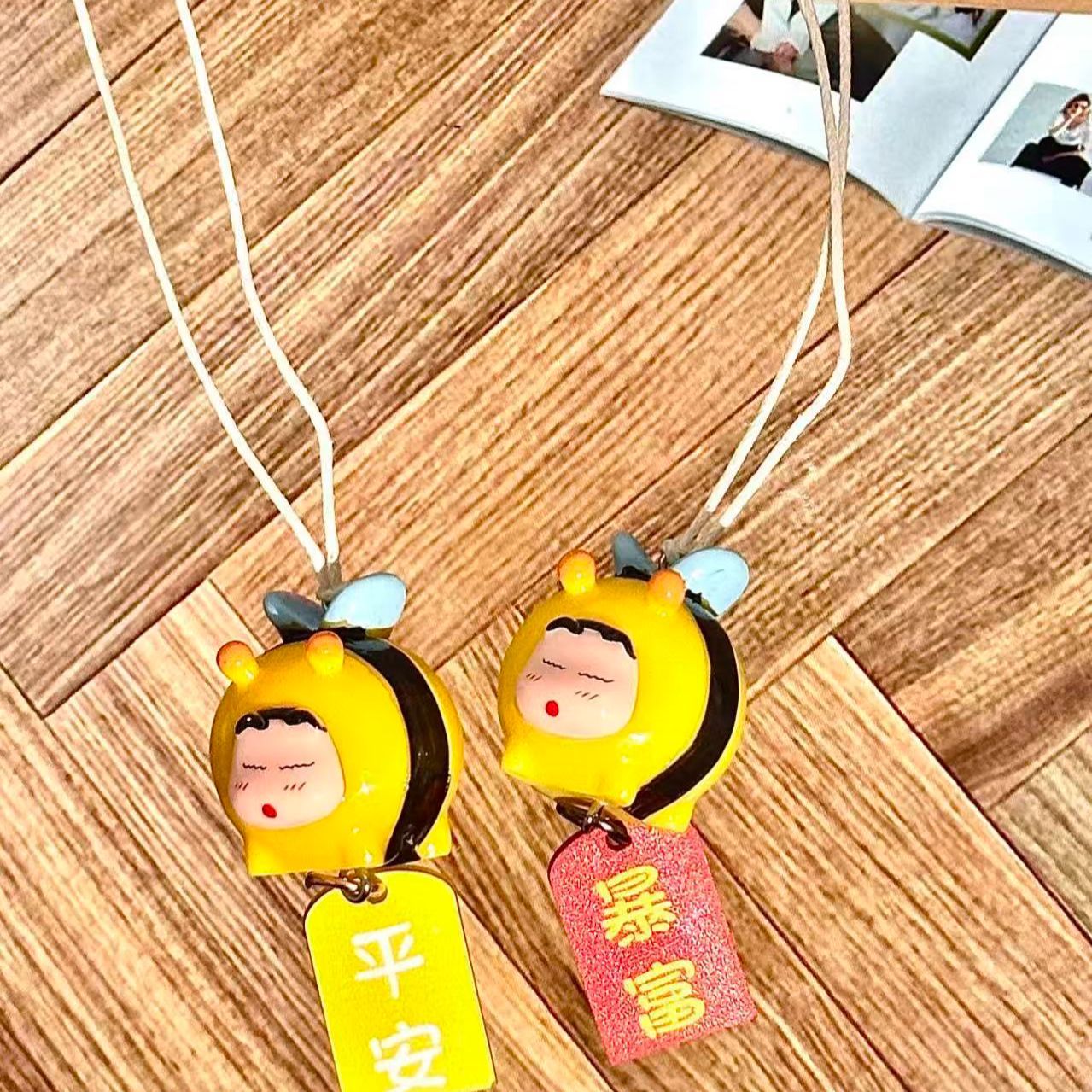 Crayon Shin-chan Bee Cosplay F - огляд і ціна Decorative Mirror
