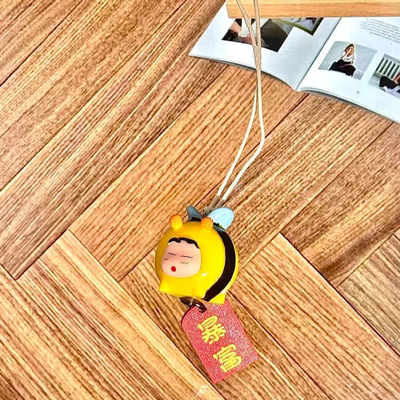 Crayon Shin-chan Bee Cosplay F - огляд і ціна Decorative Mirror